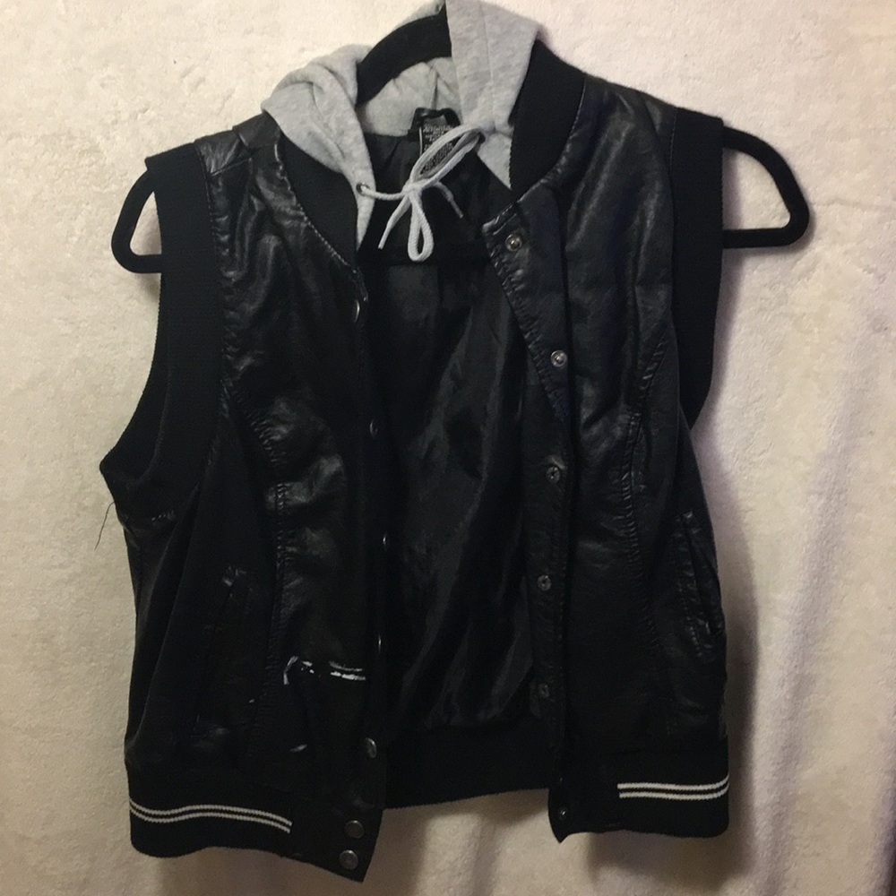 Rue 21 fall vest, large
